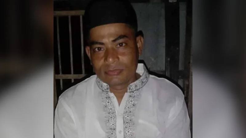 বাড়িঘর লুটে বাধা দেওয়ায় কৃষকের হাত কেটে নিল সন্ত্রাসীরা